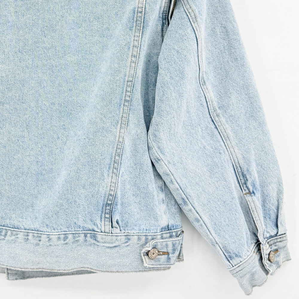 Vervet Women's Trendy Boyfriend Fit Blue Denim Jacket Sz M Ruffle Shoulder NWOT - Picture 6 of 11